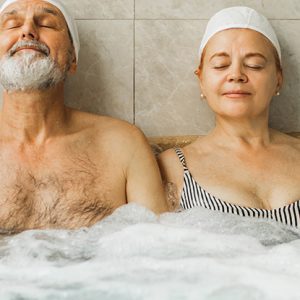 Health Expert Sounds Alarm on the Overlooked Dangers and Real Risks of ‘Hot Tub Lung’ Condition