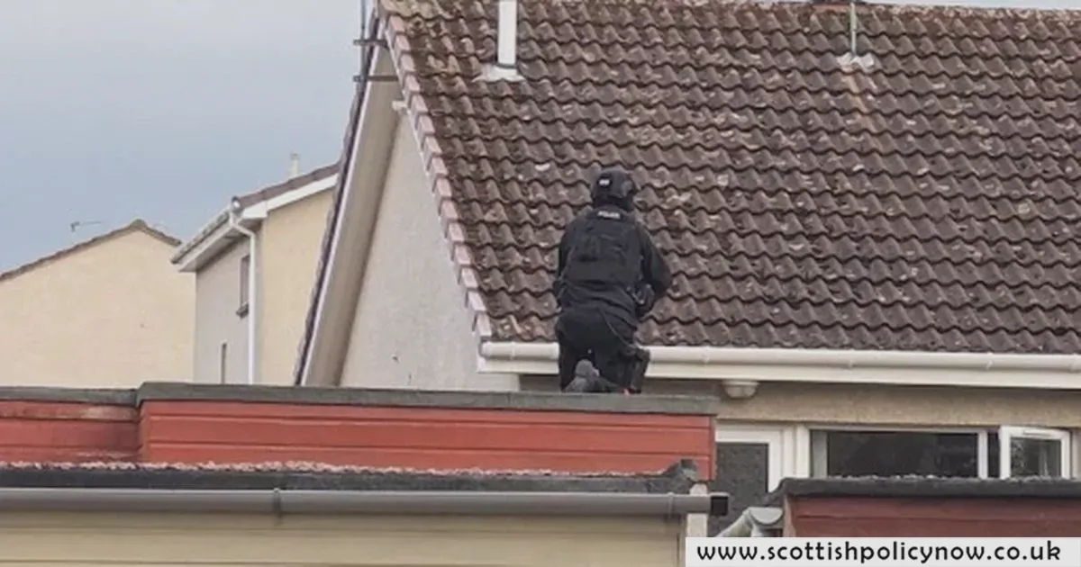 Heavy Police Presence in Armoured Gear Witnessed in Previously Peaceful Scottish Street